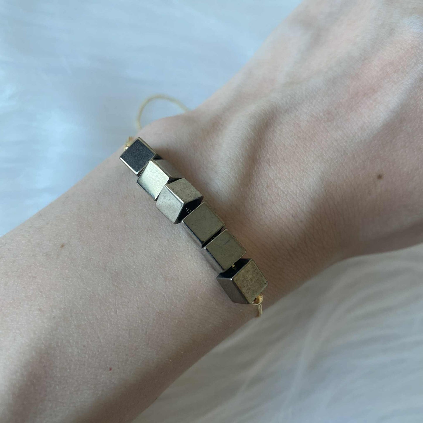 黃鐵礦新版大大粒方型(6mm)925純銀魔法水晶手鏈