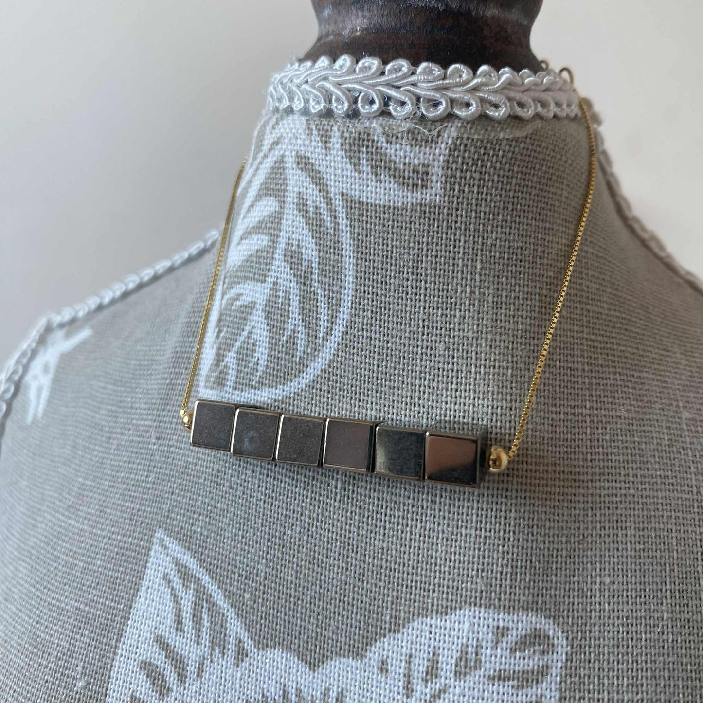 黃鐵礦新版大大粒方型(6mm)925純銀魔法水晶手鏈