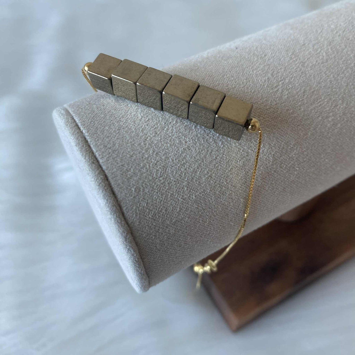 黃鐵礦新版大大粒方型(6mm)925純銀魔法水晶手鏈